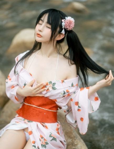 少妇和快递员在电梯做爰小说_超清电影全集观看